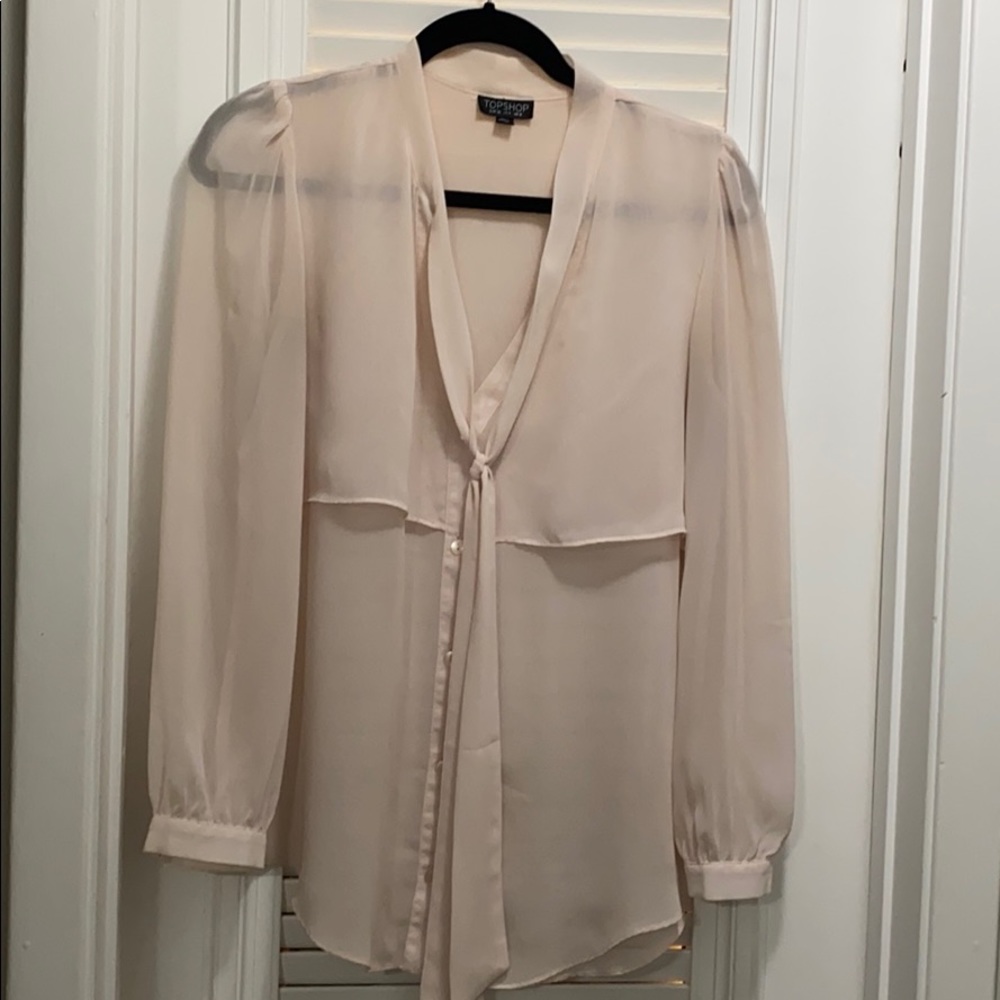 Top shop blush blouse with v neck tie (size 4)